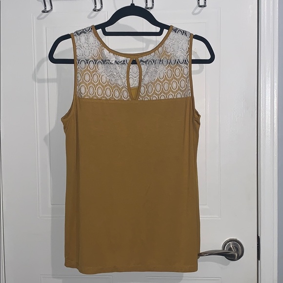 *BRAND NEW* mustard yellow top with lace - Picture 2 of 5
